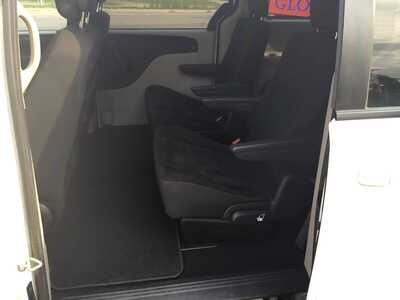 2017 Dodge Caravan, Grand, $10998. Photo 9