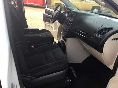 2017 Dodge Caravan, Grand, $10998. Photo 12