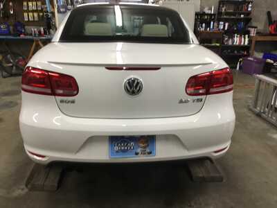 2014 Volkswagen Eos, $11998. Photo 4