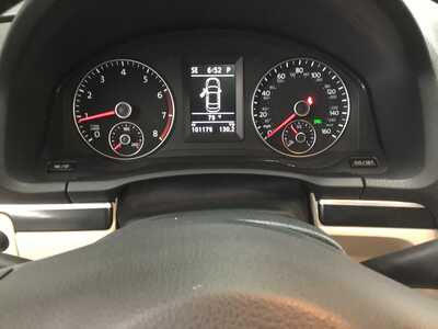 2014 Volkswagen Eos, $11998. Photo 9