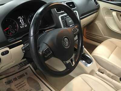 2014 Volkswagen Eos, $11998. Photo 12