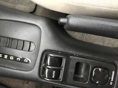1998 Saturn S Series, $3998. Photo 11