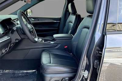 2025 Jeep Grand Cherokee L, $52917. Photo 9