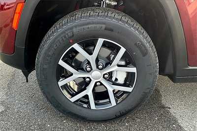 2025 Jeep Grand Cherokee, $42990. Photo 12