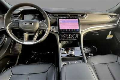 2025 Jeep Grand Cherokee, $42990. Photo 5