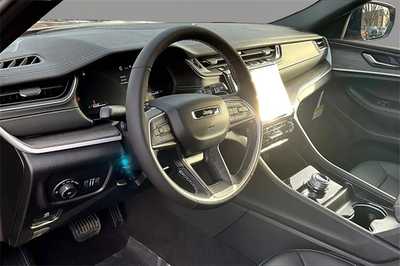 2025 Jeep Grand Cherokee, $42990. Photo 6