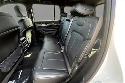 2025 Jeep Grand Cherokee, $42902. Photo 10