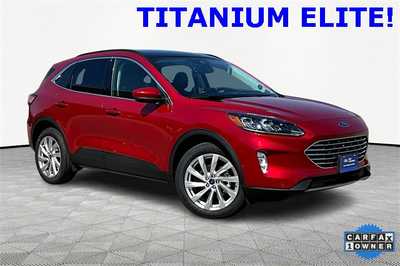 2021 Ford Escape, $24790. Photo 3