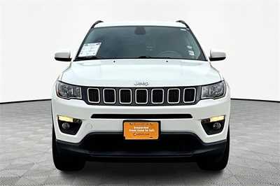 2018 Jeep Compass, $13755. Photo 2