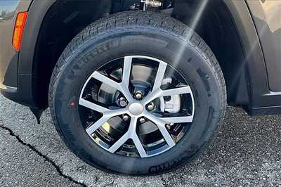 2025 Jeep Grand Cherokee L, $46068. Photo 12