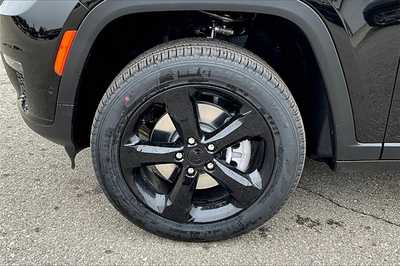 2025 Jeep Grand Cherokee L, $52990. Photo 12