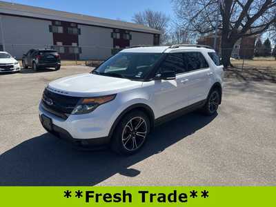 2015 Ford Explorer, $12490. Photo 2