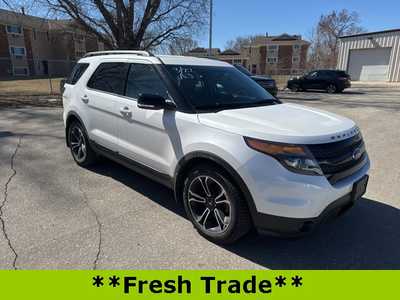 2015 Ford Explorer, $12490. Photo 4