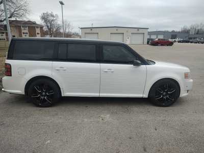 2011 Ford Flex, $9990. Photo 4