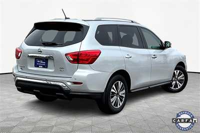 2017 Nissan Pathfinder, $11490. Photo 5