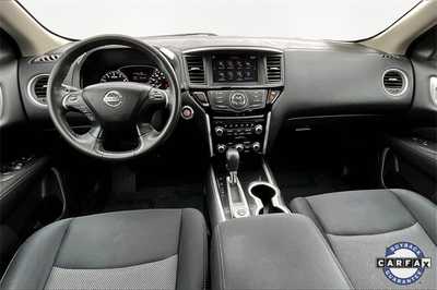2017 Nissan Pathfinder, $11490. Photo 7
