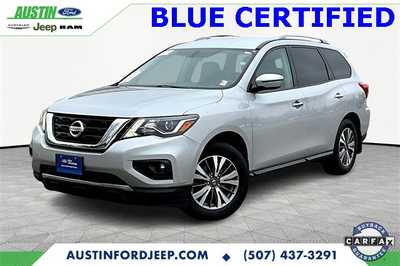 2017 Nissan Pathfinder, $11490. Photo 1