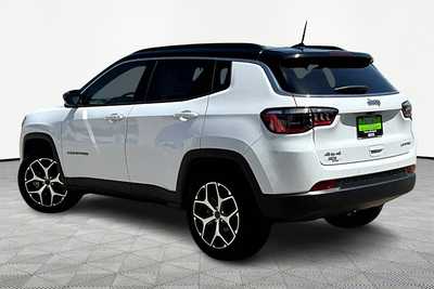 2025 Jeep Compass, $32463. Photo 3