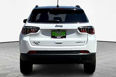 2025 Jeep Compass, $32463. Photo 4