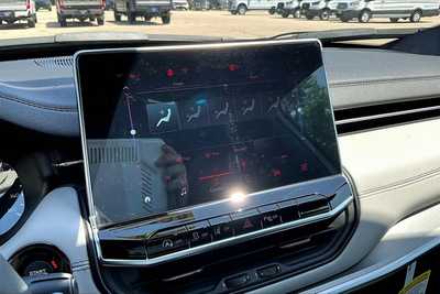 2025 Jeep Compass, $32463. Photo 9