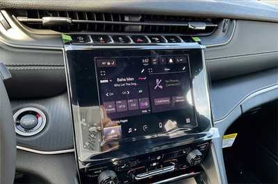 2025 Jeep Grand Cherokee, $40177. Photo 7