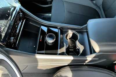 2025 Jeep Grand Cherokee, $40177. Photo 8
