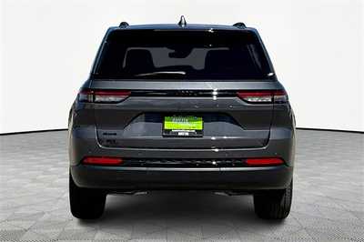 2025 Jeep Grand Cherokee, $43670. Photo 4