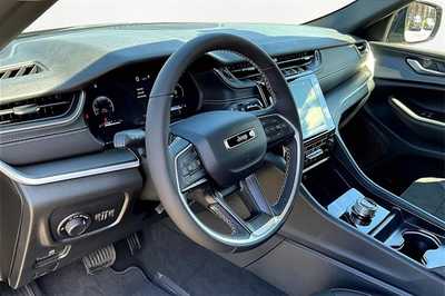 2025 Jeep Grand Cherokee, $43670. Photo 6