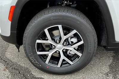 2025 Jeep Grand Cherokee, $43638. Photo 12