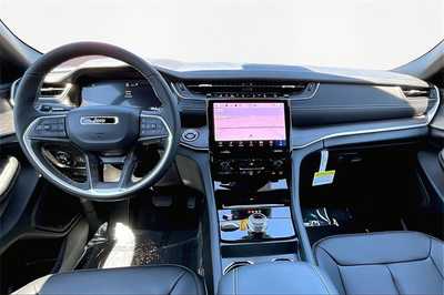 2025 Jeep Grand Cherokee, $46388. Photo 5