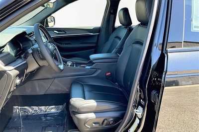 2025 Jeep Grand Cherokee, $46388. Photo 9