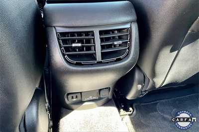 2017 Chevrolet Malibu, $12990. Photo 10