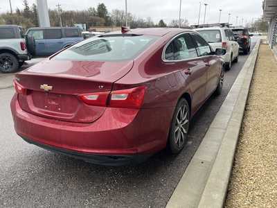 2017 Chevrolet Malibu, $13990. Photo 5
