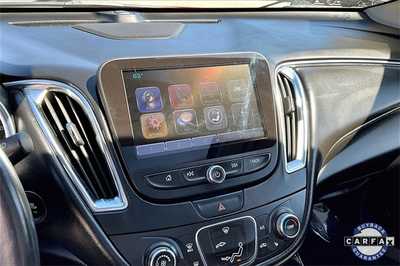 2017 Chevrolet Malibu, $12990. Photo 9