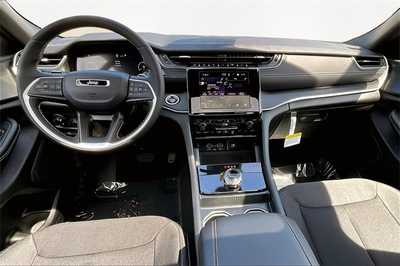 2025 Jeep Grand Cherokee, $41570. Photo 5