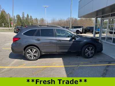 2018 Subaru Outback, $19590. Photo 4