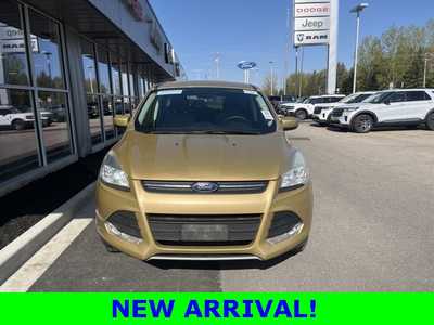 2015 Ford Escape, $9750. Photo 2