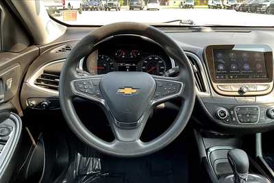 2023 Chevrolet Malibu, $18990. Photo 10