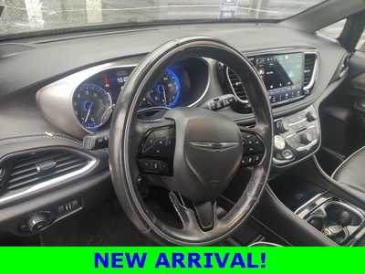 2021 Chrysler Pacifica, $30990. Photo 9