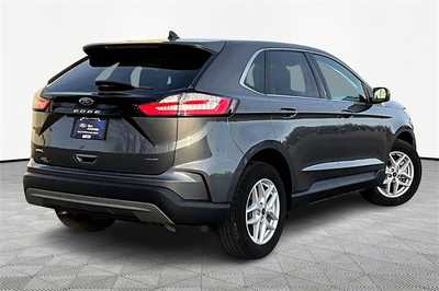 2022 Ford Edge, $25980. Photo 5