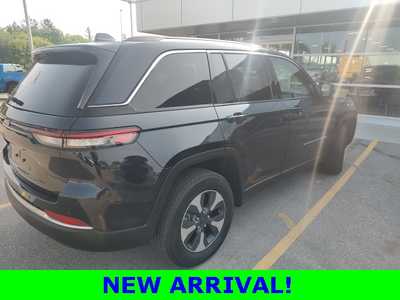 2022 Jeep Grand Cherokee, $31990. Photo 5