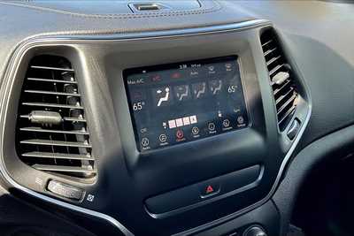 2019 Jeep Cherokee, $14980. Photo 11