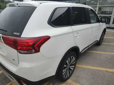 2020 Mitsubishi Outlander, $12990. Photo 5