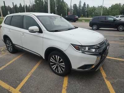 2020 Mitsubishi Outlander, $12990. Photo 7