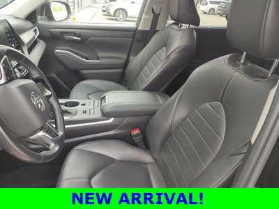 2021 Toyota Highlander, $32980. Photo 10