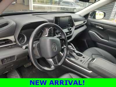 2021 Toyota Highlander, $32980. Photo 12