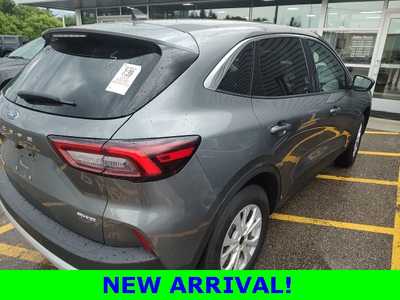 2023 Ford Escape, $24990. Photo 5