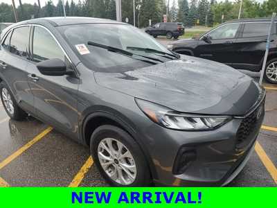 2023 Ford Escape, $24990. Photo 6