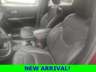 2019 Jeep Cherokee, $19490. Photo 8