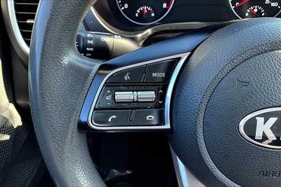 2021 Kia Seltos, $13590. Photo 12